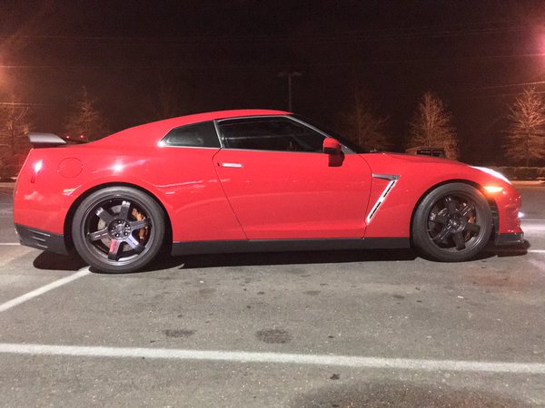 NissanUSA's tweet photo. RT @nthn370z My weekend warrior 🙃  Black Edition #Nissan #GTR https://t.co/Xtapijf1cc