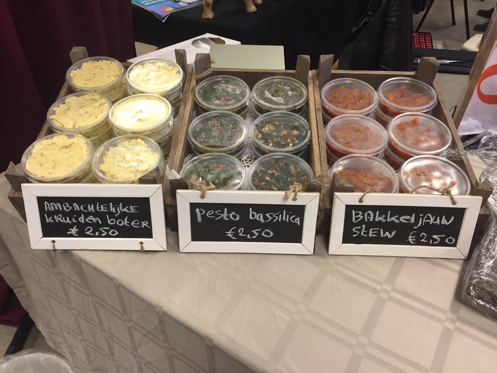 mate_masie's tweet photo. Morgen kerstmarkt Buitenpost vanaf 14.00 uur, met pesto, kruidenboter, bakkeljauwstew, hartige taartjes en notencake https://t.co/DjV2AZxJD7