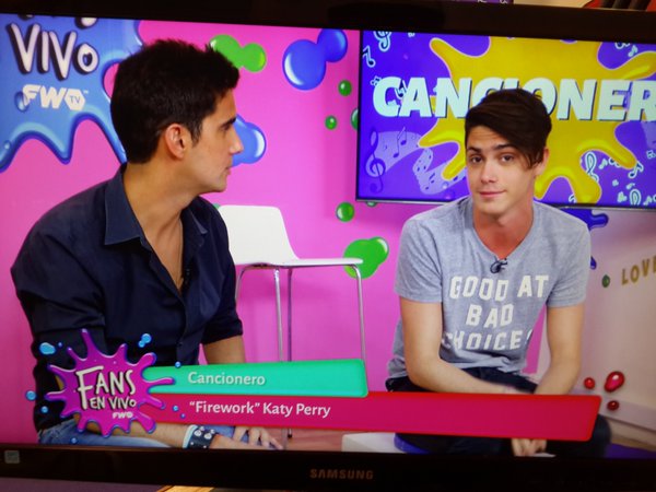fansenfwtv's tweet photo. Buenísimo @FranStoessel_ y @danymartins10 en el #Cancionero ‼ Métete y miralo https://t.co/EyfSbYTvDo #BonusFans https://t.co/I7iSNTMPM2