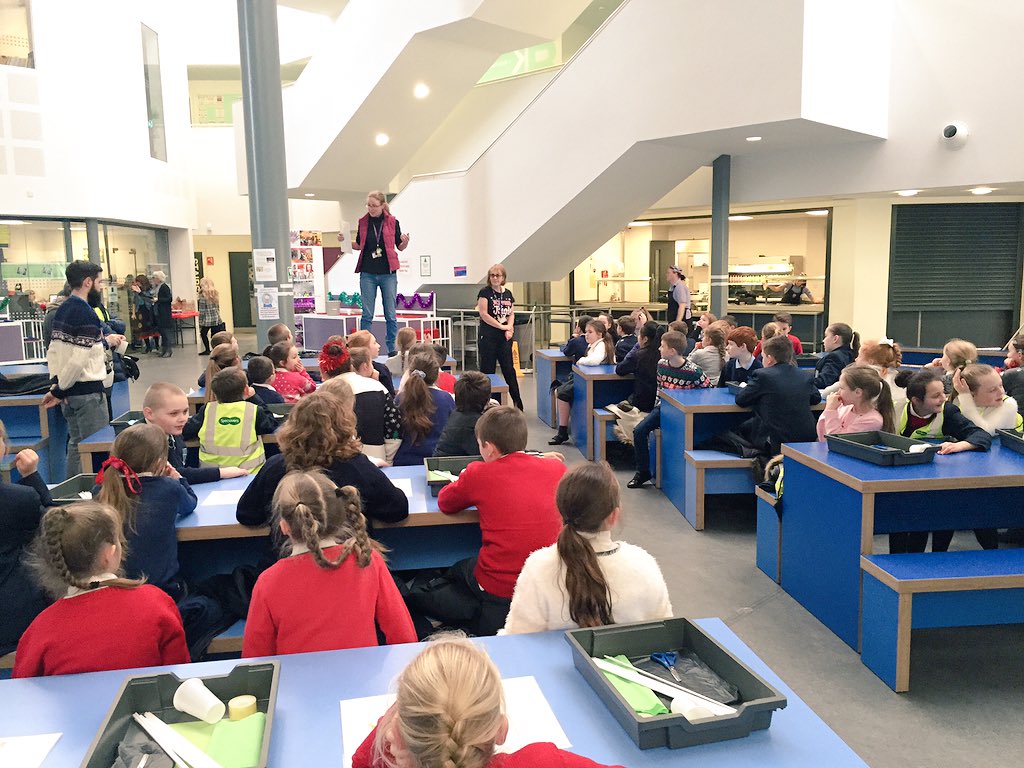GateacreSchool's tweet photo. A EGGcellent #xmasstem afternoon with @BelleValeSchool #opprezziedrop @MerseySTEM @EducateMag https://t.co/QzqE6Keper