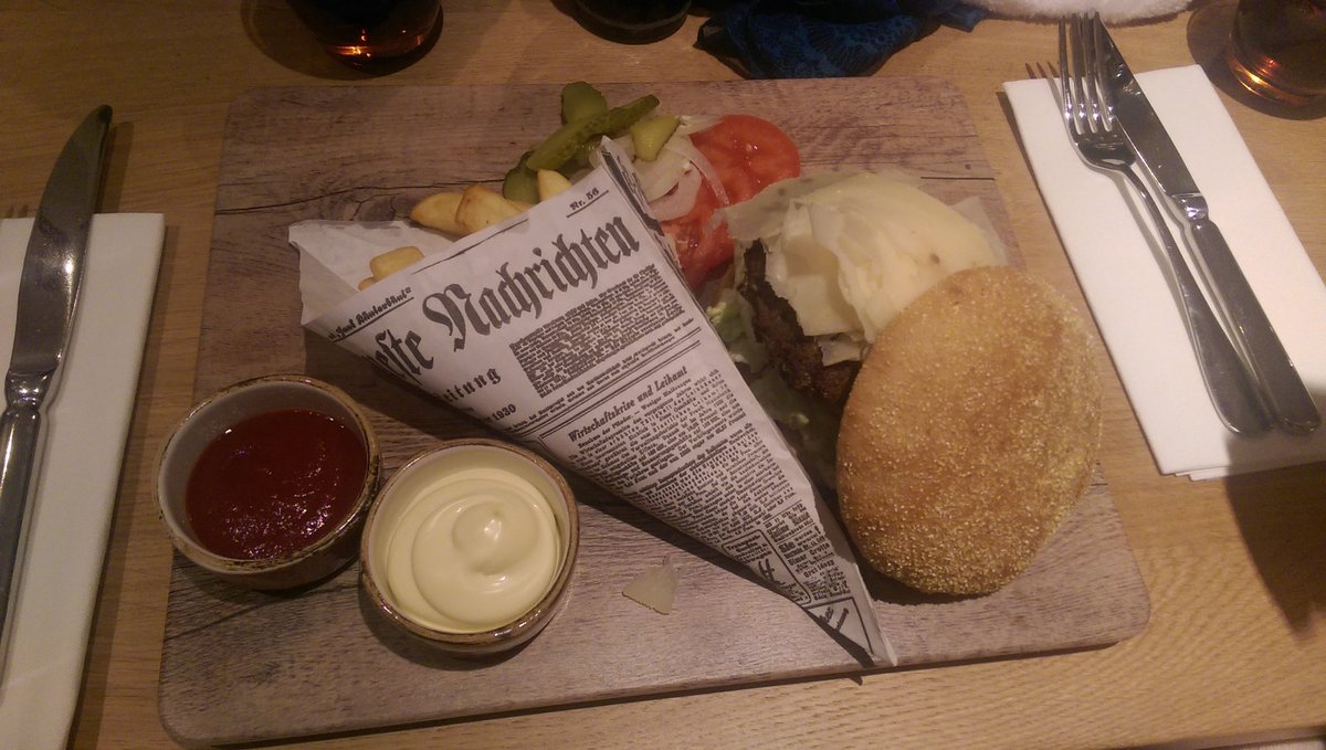 Beate Ziolo (@b_ziolo) on Twitter photo Lecker Burger #relaxmercure Lecker Burger #relaxmercure