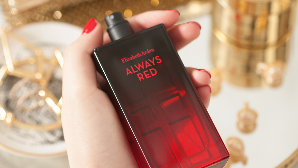 ElizabethArden's tweet photo. Light up the town in our alluring fragrance, #ArdenAlwaysRed. https://t.co/4zgyIIW7Xr #HolidaysWithArden https://t.co/VXrBiKibTt