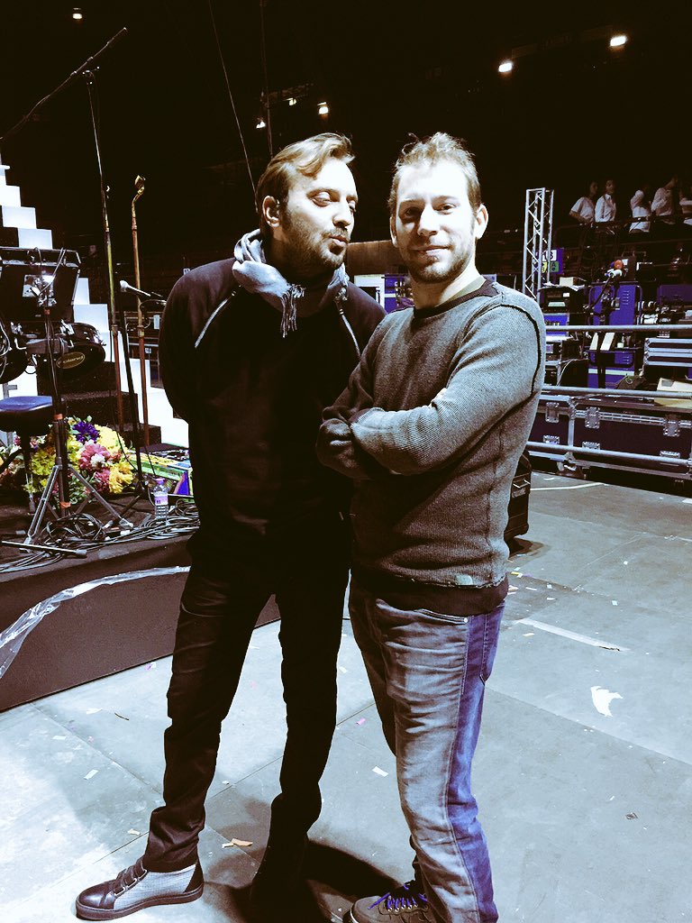 CremoniniCesare's tweet photo. Io e il mio ciuffo siamo in ferie. https://t.co/TDLJDC8Ad8