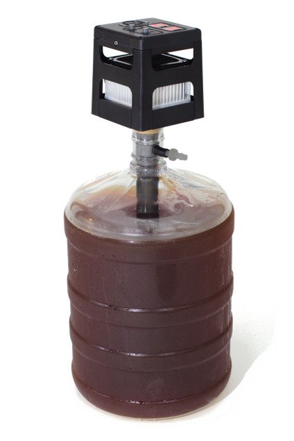 beerlabelizer's tweet image. Saw these guys at #boulderbeta this week... Really cool (48ºF) for lagering! @brewjacket brewjacket.com