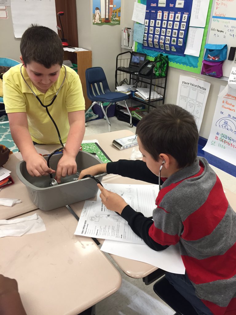 jnlooney's tweet photo. AMSTI Physics of Sound! How sound travels through water!
#4thgradegeniuses #hesharvest #amsti https://t.co/FnDAQGpGuZ