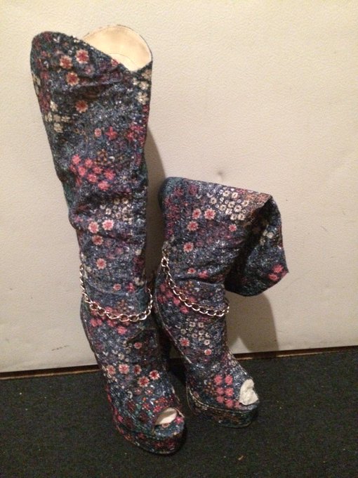 Thank you to my secret fan who doesn't want to be mentioned... Luv my boots!! https://t.co/Z7RGCNunO<a href="/tag/inlove"class="tags"><span>#inlove</span></a>