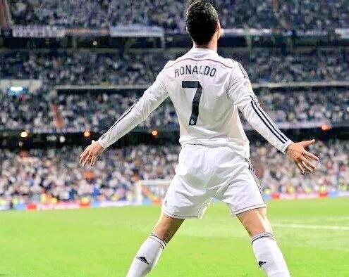 Topskor UCL musim ini:
1. Cristiano (11)
2. Lewandowski (7)
3. Dzyuba (6)
4. Muller (5)