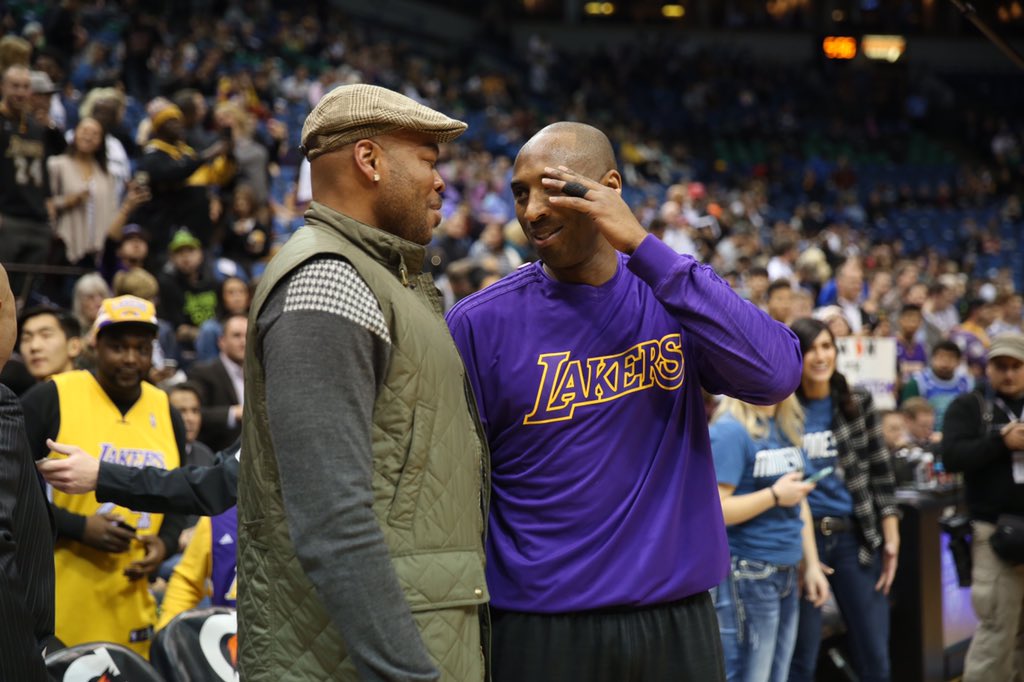 Lakers's tweet photo. Old teammates catching up https://t.co/KZcSeJTZWb