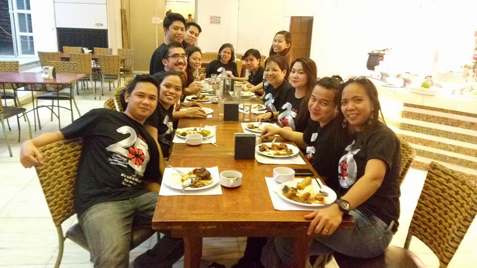 ehcelhurns's tweet image. Pigging out at Kamay Kainan with my PCIJ family last night after the #DataSummitPH