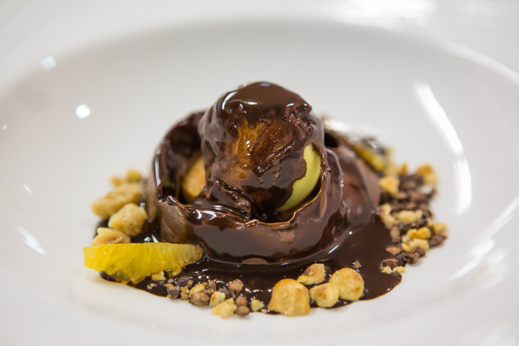 On our holiday menu: Manjari Chocolate, mandarin orange, hazelnut and my fave orange liqueur Borducan! 🍊<a href="/borducanusa/">BORDUCAN USA</a>