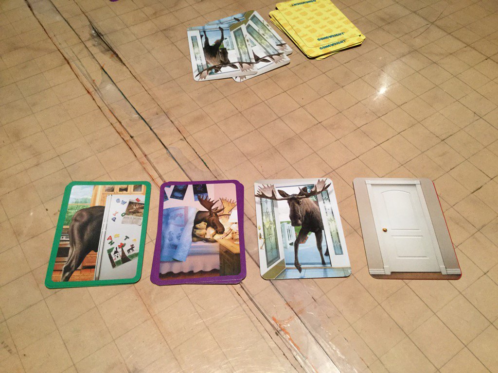 Ders a moose in my hoose.  Went in da fridge, came oot da bed.