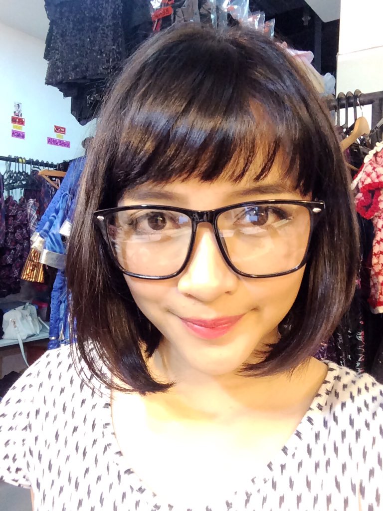 kinalkinal's tweet photo. pagi semua💋 aku kuliah nanti hiahahahahhahahahaa uasnya masih lama sedih🐬 https://t.co/AQvRL1R6ab