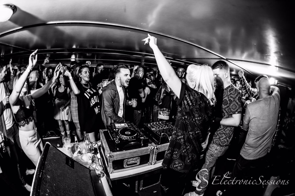 Take a look at our NYE boat party blog rgstalent.com/blog/ Don't miss out, book now #NewYearsEve #London #party
