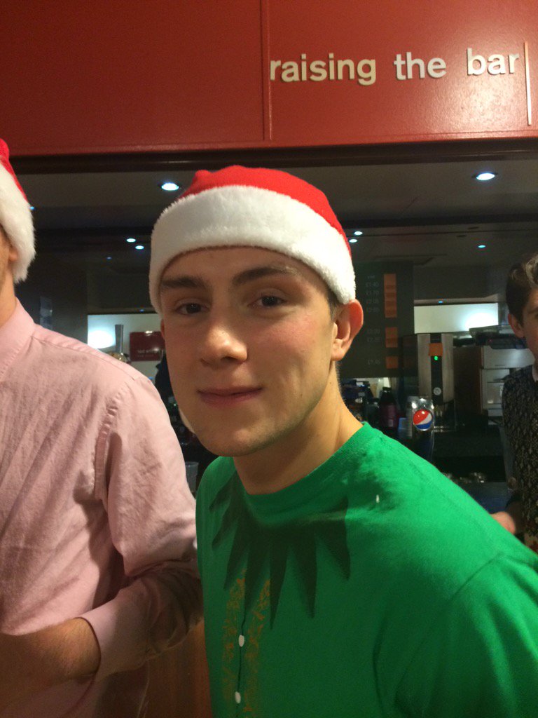 This poor man has had a pint stolen. Please can the thief get in though before <a href="/sellyoakpolice/">DanitaonMaura</a> get involved.