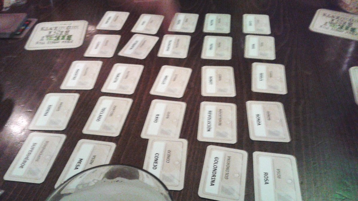 emeaemese's tweet image. Probado el #codenames en #devirfest. Mola mucho!!