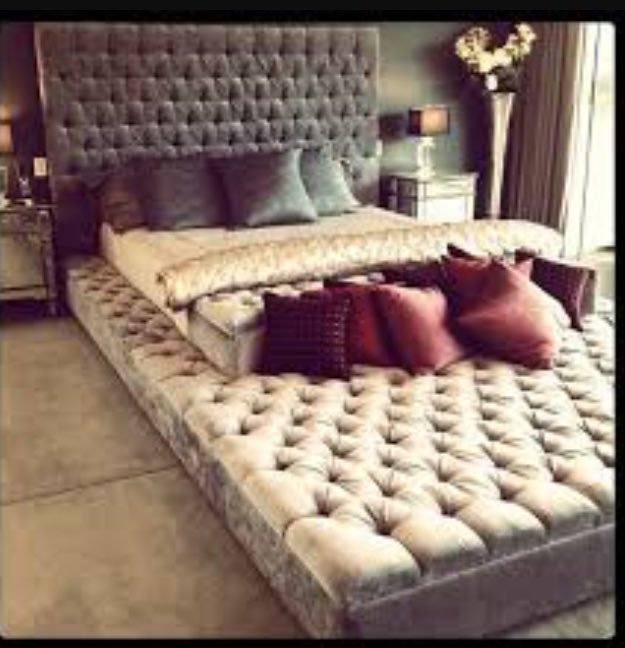 bburakcinar's tweet photo. Bence dev yataklar dünyanın en güzel şeyleri ya. Hep uyuyan insan nasıl mutsuz olabilir ki? #bedception https://t.co/6ChPgrA1lo