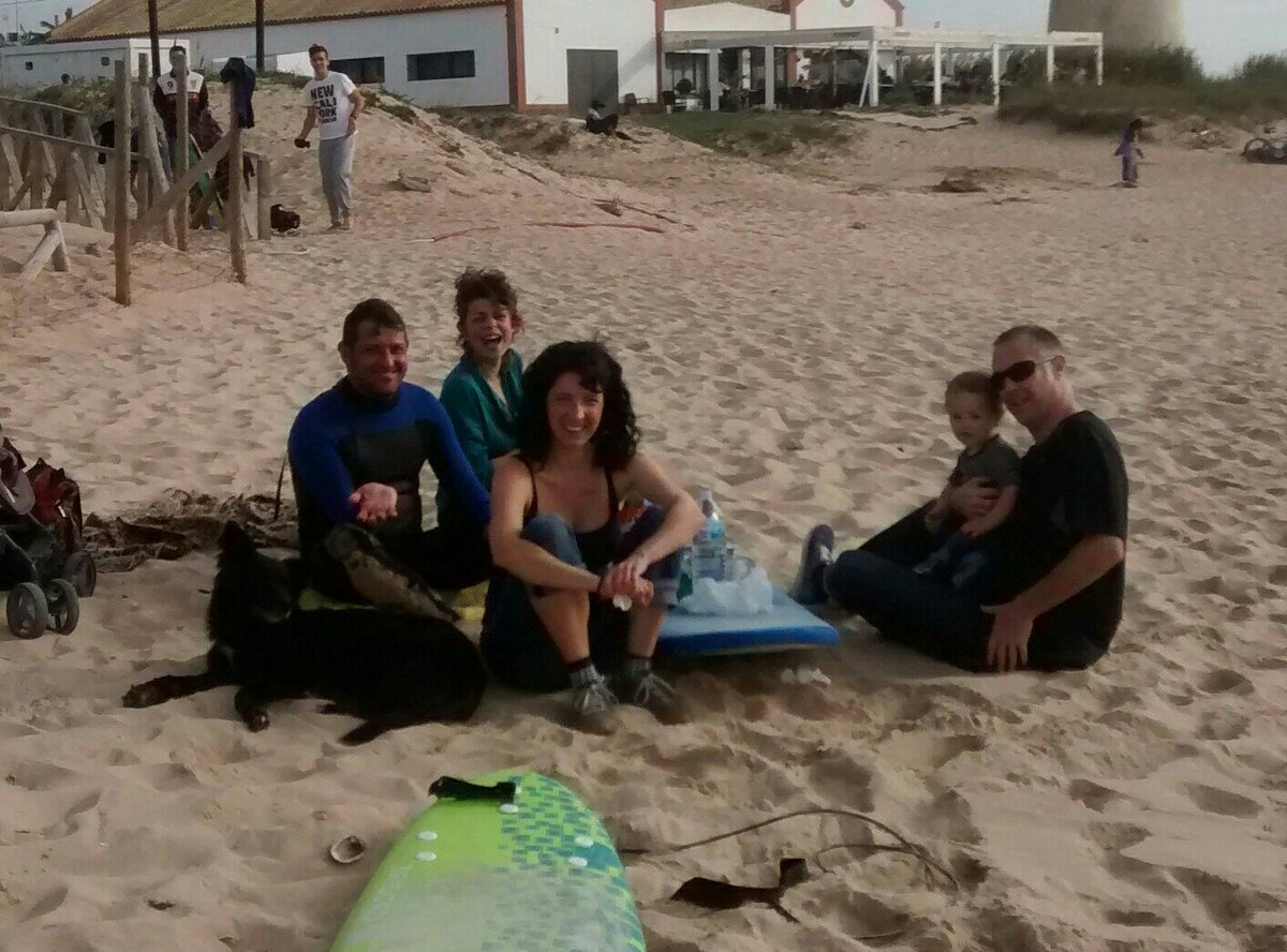 llanitos's tweet photo. Nice lunch on the beach on tuesday. I miss the beach now https://t.co/fQKWee4njZ