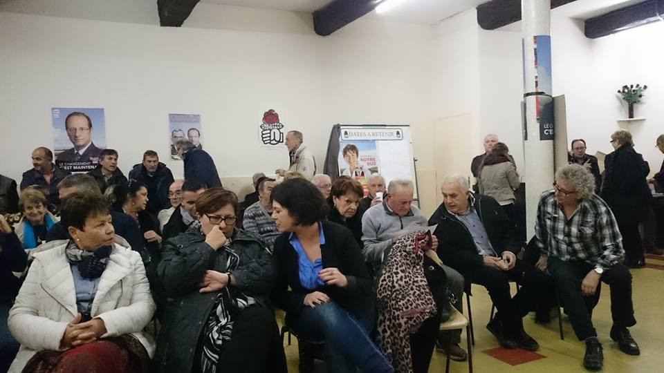 sebastienpla's tweet photo. #Lézignan ce soir, @GiralHelene et @grandnath ont échangé avec la population autour des enjeux du second tour #LRMP https://t.co/XAP6YtgpyB