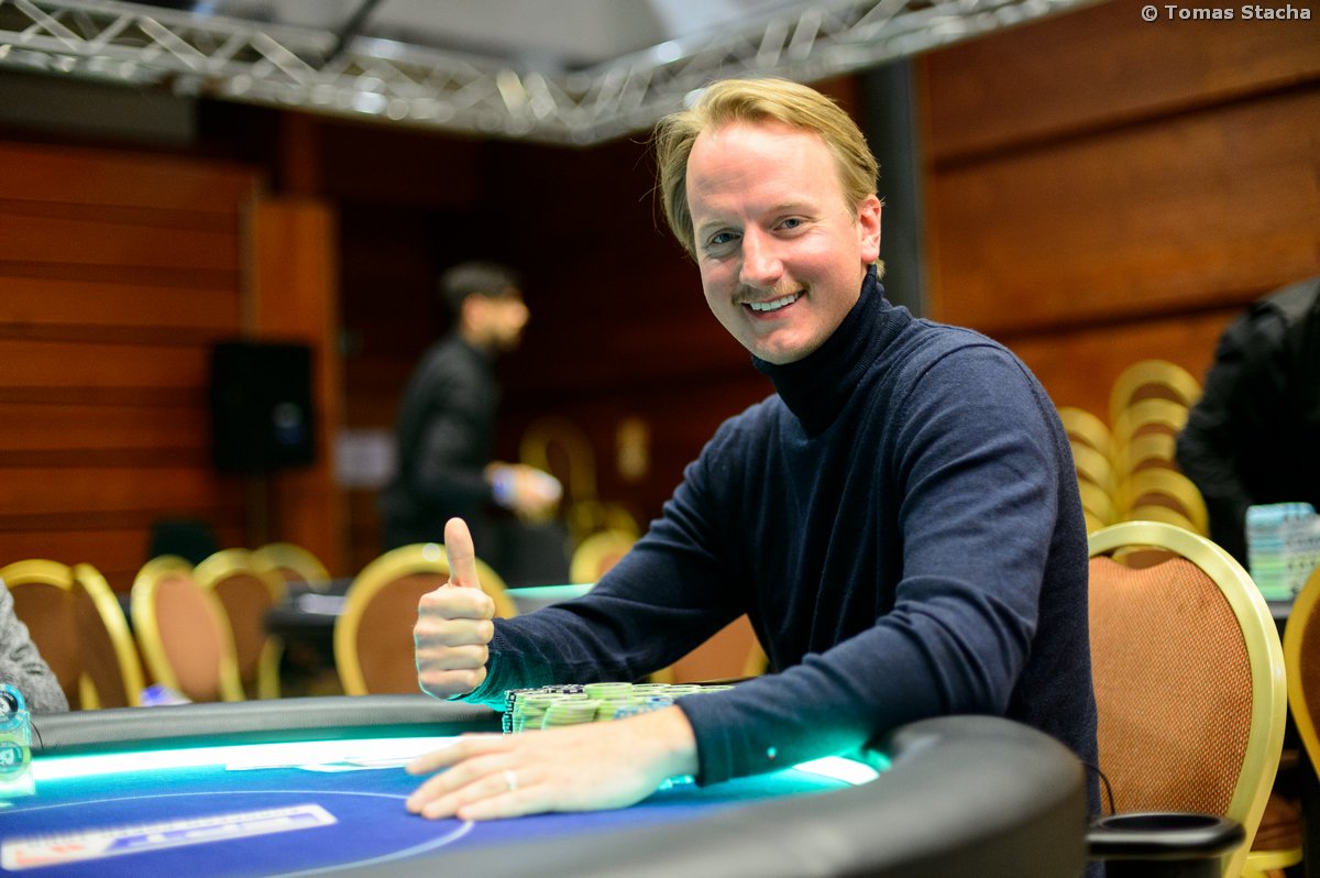 PokerStarsLIVE's tweet photo. Simon Persson heads #EurekaPrague final table with homegrown hero Martin Staszko in hot pursuit..psta.rs/1NcjCJy https://t.co/zq1CElpzhW