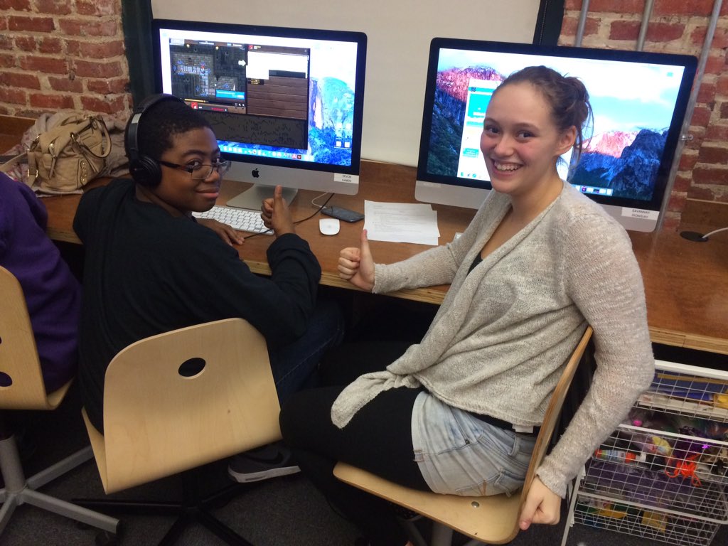 WAYMDesignTeam's tweet image. #HourOfCode at @wideangleym !