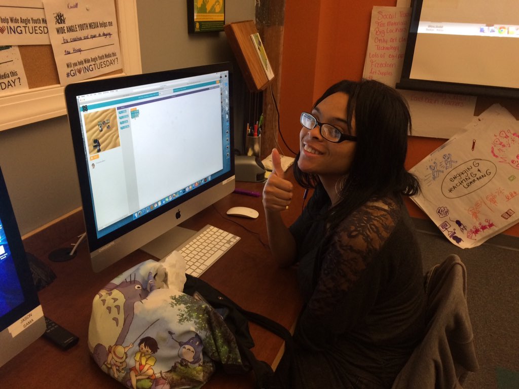 WAYMDesignTeam's tweet image. #HourOfCode at @wideangleym !