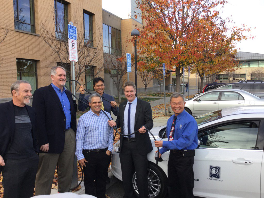 CityofCupertino's tweet photo. And the ceremonial plugin! Thanks @ProspectSV @BayAreaClimate @CalEnergy https://t.co/gf0qNaMCjp