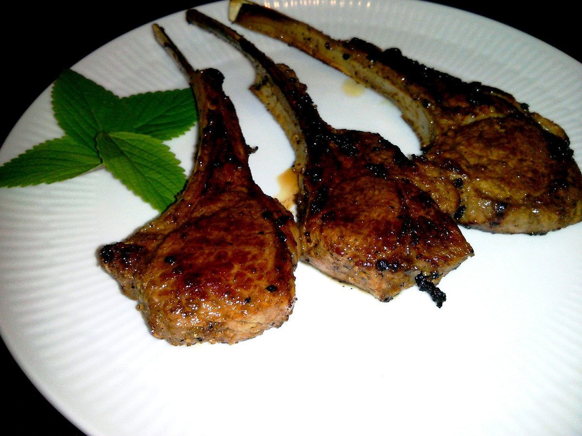 NappyHoPro's tweet photo. Porcini rubbed lamb lollipops I just made for lunch. https://t.co/b9HPaz7n5H