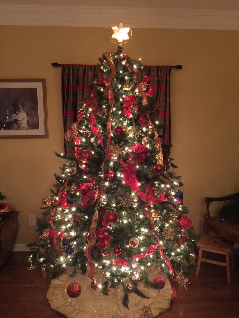 totallifec2's tweet photo. Christmas and autism can be a beautiful thing #totalliving #tlc2 https://t.co/HYASbXvL74
