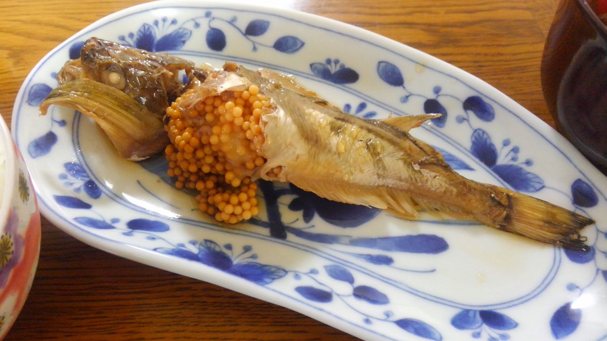 宮城のこけし番長 男鹿の鰰 ハタハタ 今朝は煮付けをいただきます ぶりこたっぷりです 昨晩ことこと煮たので味がしみました 日本自炊協会 米飯支部 鰰 鰰物語 T Co Njlk56ybdu