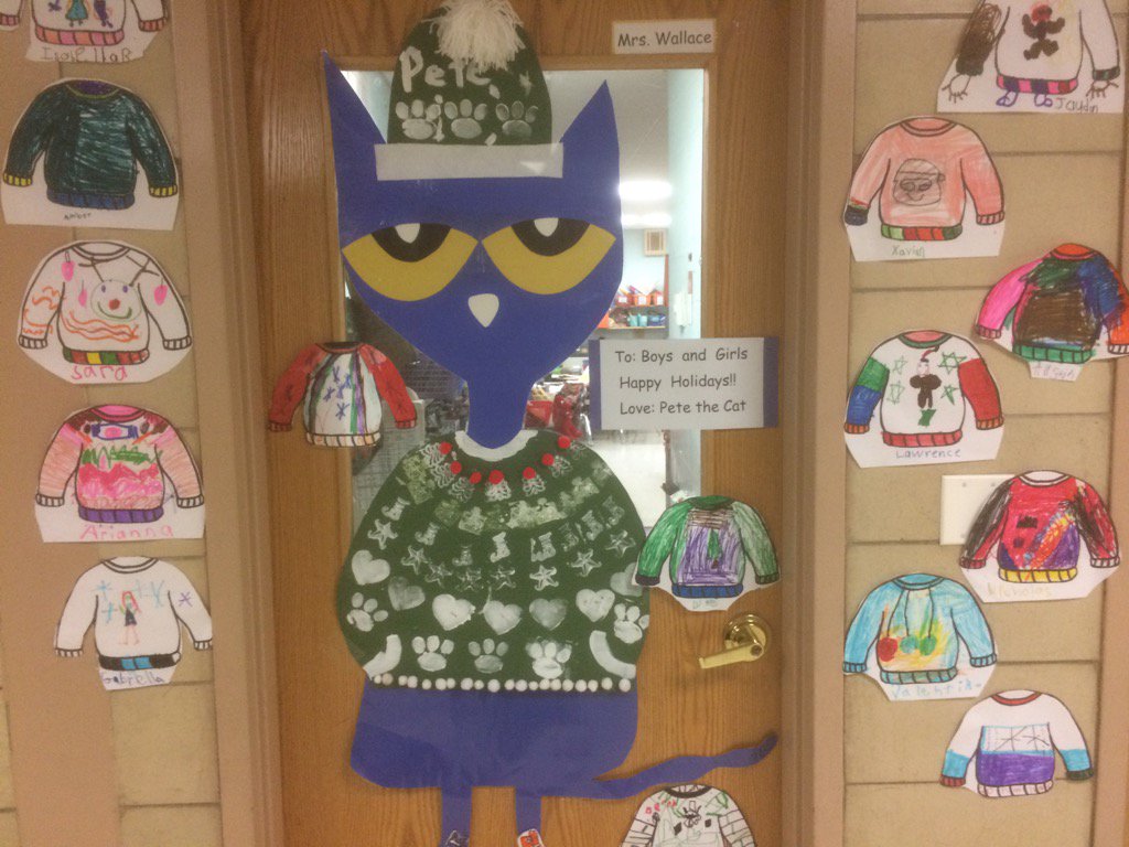 MrsWallaceREAD's tweet photo. #HappyHolidays @eigarden @AlliWasserman @Ross1Mrs @CTaveiraSLP @MrsLotito @djocteach @mrslupo13 @AlyssaMrsaven05 https://t.co/Tm4nbCZbGs