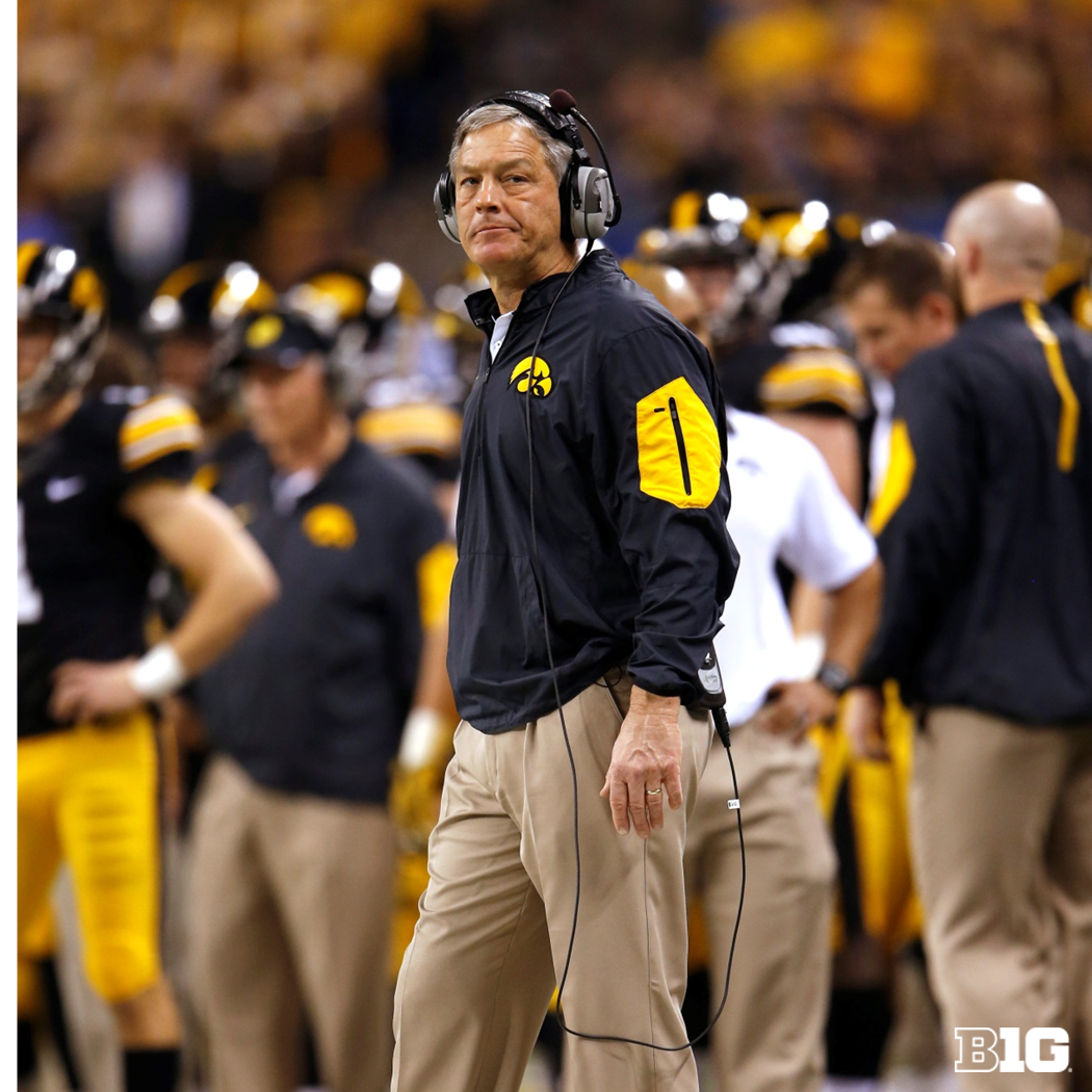 B1Gfootball's tweet photo. Kirk Ferentz of @HawkeyeFootball tabbed Woody Hayes Coach of the Year by the Touchdown Club of Columbus. #B1G https://t.co/Aua8B8Ilr3