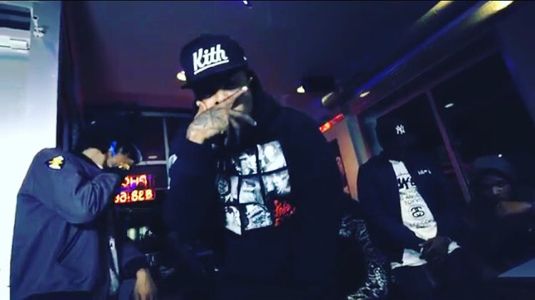 MA_MileHigh's tweet image. Peep the new @WESTSIDEGUNN video the homie showed major love youtu.be/NzugMOd66fc