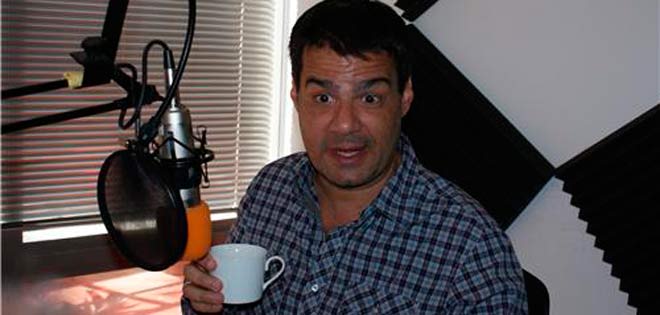 2001OnLine's tweet image. Chataing a Maduro: No ponga los cargos de los ministros a la orden, ponga el suyo bit.ly/1QwT9sl