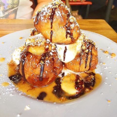 TheFactoryKitch's tweet photo. Celebrate #NationalPastryDay w/ our Bigné. Why? Because chocolate-filled cream puffs, that's why. (@FoodieWidaBooty) https://t.co/7t91kxtwvg
