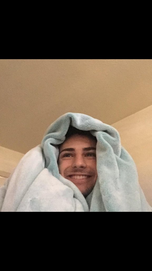 coverclancy's tweet photo. @twaimz @twaimz @twaimz @twaimz @twaimz @twaimz @twaimz @twaimz @twaimz #ME_AF!!! When you see donald trump. https://t.co/oa3dAWCEqN