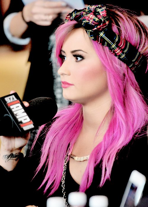 Appreciation Tweets On Twitter Demi Lovato With The Pink Hair