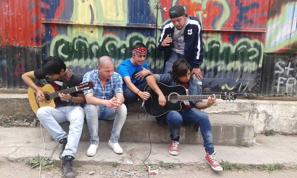 GranadaEnMano's tweet photo. Muchas gracias a los chicos del Grupo 3 de la Cátedra de Producción Televisiva 2 de la FyHCs #PC #GEM #Cortometraje https://t.co/dvzQtluoBs