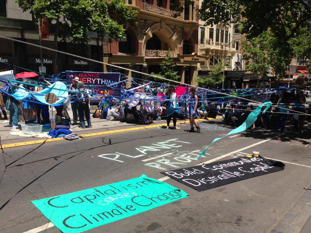 taniahaimon's tweet photo. Epic demonstration on Collins at today for #FloodTheSystem https://t.co/ca219cHGQY