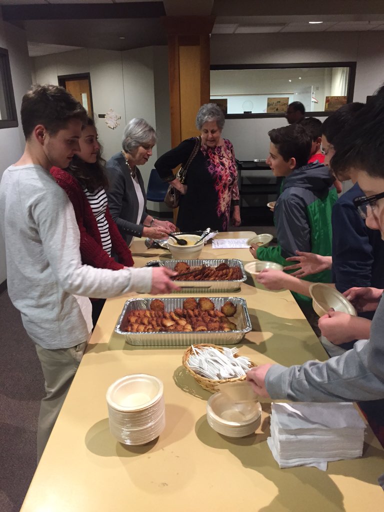 PBnJTYG's tweet photo. We are serving latkes at Kesher tonight! Happy Hanukkah! @H_Pinson @jckaufman23 https://t.co/iguFWH1yXo