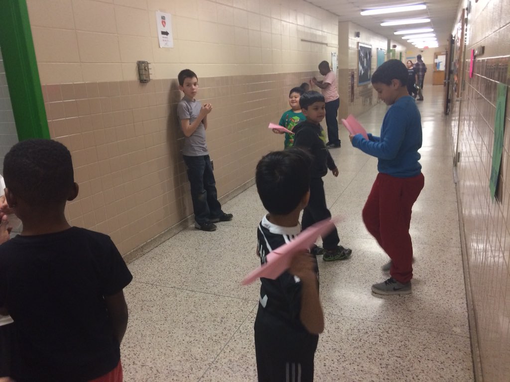 0xEarlineB's tweet photo. 1st n 5th gr work together during #CSEdWeek on a paper plane unplugged activity @BenFranklinES #collaboration #pbl https://t.co/UcmTDkOZyd