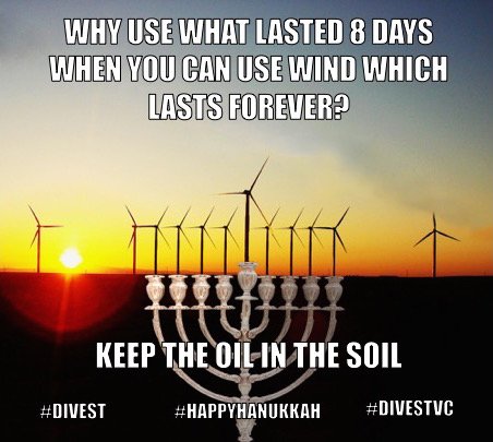 VassarDivest's tweet photo. #divest #divestvc #HappyHanukkah !
(And happy day 3 of DivestVC's Holiday week of fun!!!) https://t.co/hZu5N0v6Rw