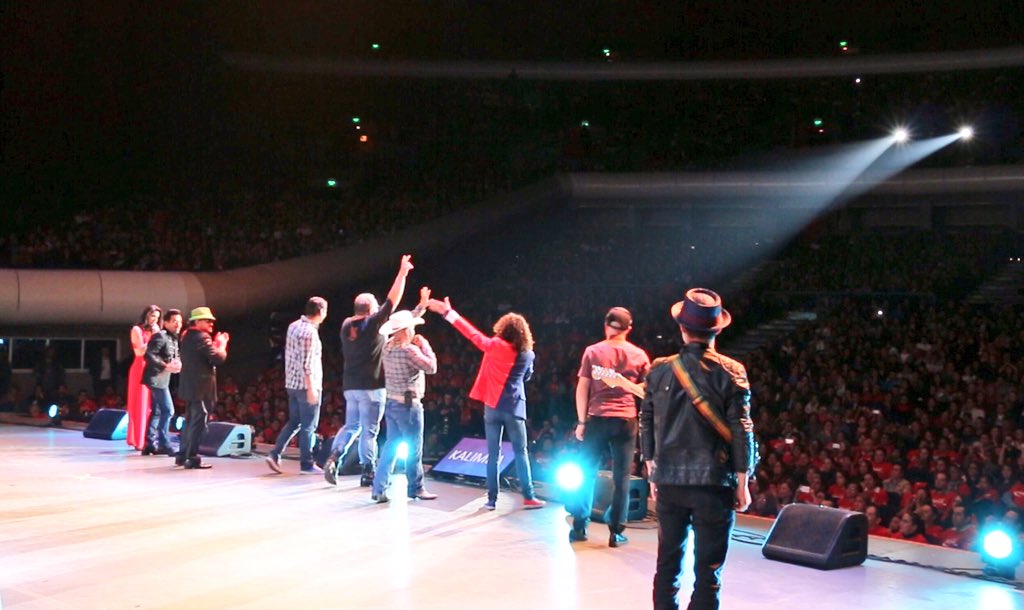 lalomanzanoshow's tweet photo. @tamara_yaparate @OMARCHAPARRO @lagarra @facufacundo gracias por invitarnos a sus 13 años de @yaparate40 muchos más! https://t.co/IyNGWPCFAF