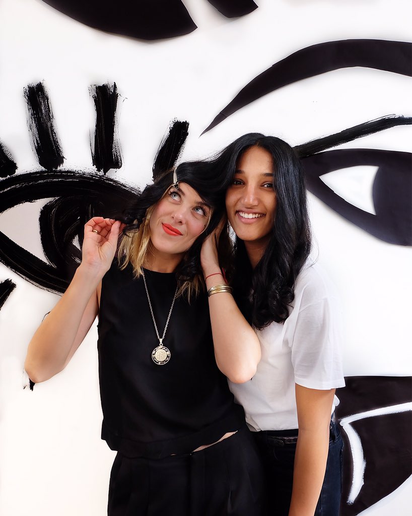 We have absolutely no fun at work.. 😜

#STRIIIKE #ashleystreicher #donaldrobertson #wackywednesday #streichersisters