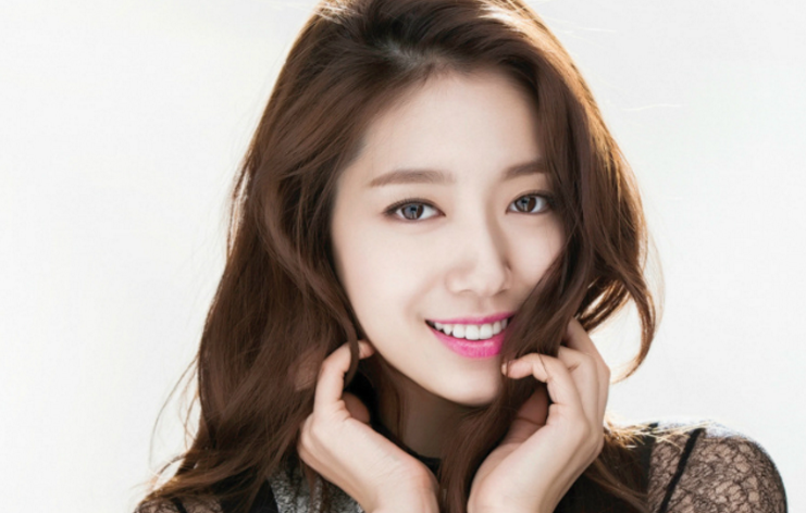 soompi's tweet photo. #ParkShinHye Surpasses 10 Million Followers on Weibo
https://t.co/5BrlmJ4eRM https://t.co/i5x4C5j2bB