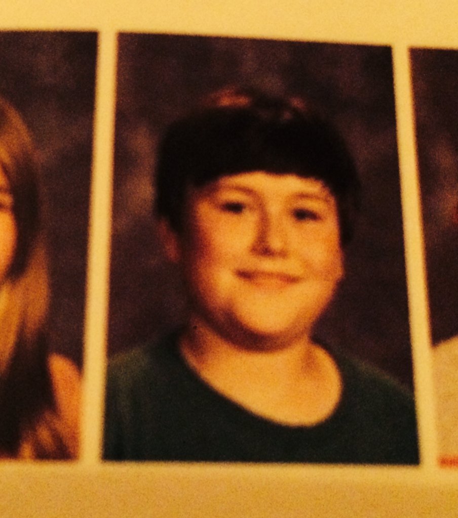 NxtInsaneKit's tweet photo. || MY 6TH GRADE PICTURe OH MY GOD IM CRYING, TAKE ME OUT OF THE OVEN, IM DONE 😂😂😂😂 || https://t.co/Dno9r3J9oo