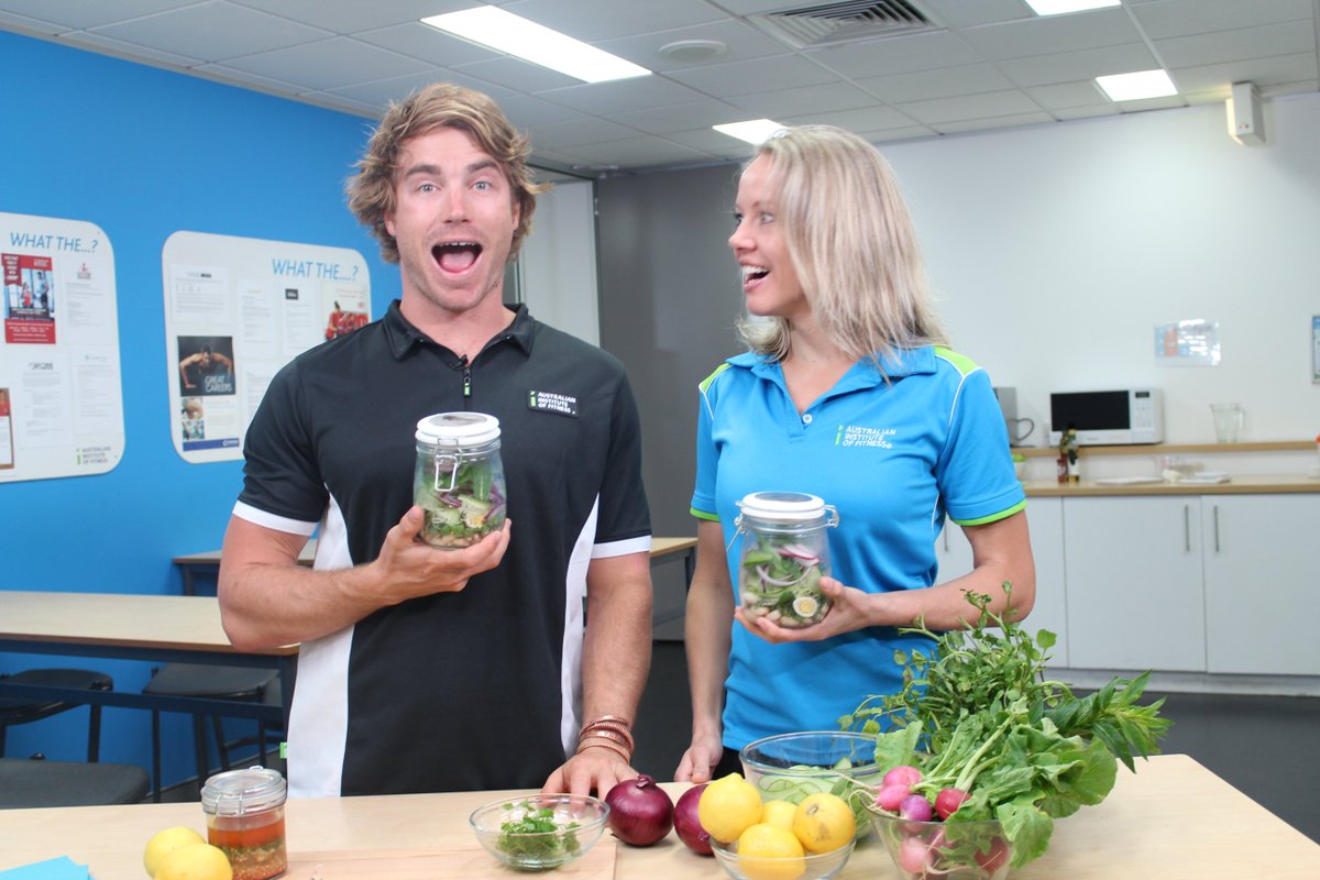 Get the #healthy lunch student @Hayden_Quinn and Nutrition Expert <a href="/shivaunconn/">Shivaun Conn</a> dished up  ow.ly/VDXrp