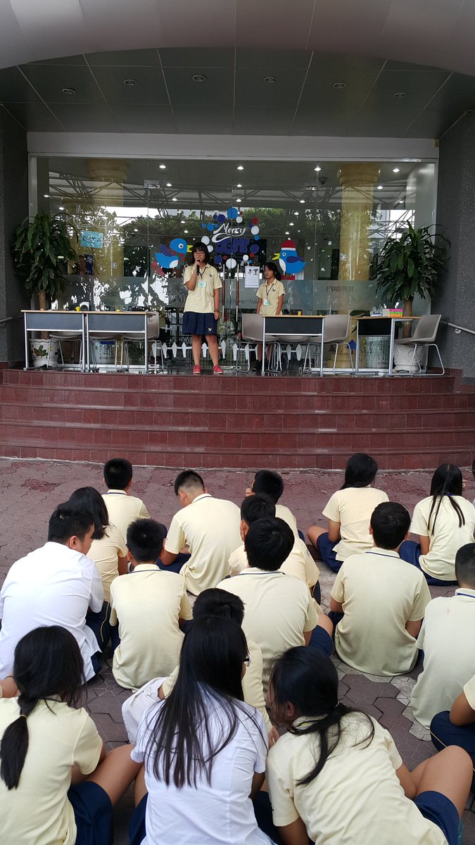 Quangn88143's tweet photo. Two more monologues given by Linh and Coffee. Tom finished it with an insperational speech "Just Do It!" #aismsrocks https://t.co/IBC0eHBv2W