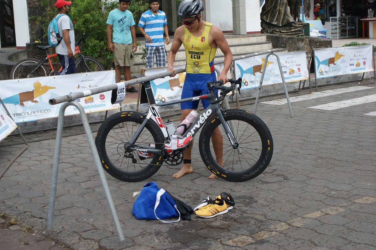 El esfuerzo d cada deportista hace <a href="/triatlongalapag/">Triatlon Galapagos</a> el mejor evento deprotivo d Galápagos con apoyo d <a href="/TurismoEc/">Viceministerio de Turismo Ecuador 🇪🇨</a>