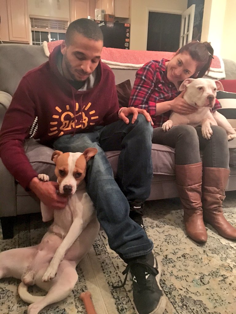 thebrianahansen's tweet photo. Happy Writers, happier dogs. @TheHappyWriters #Writing #Screenwriting #Dogs #Chillinbrah #amwriting #ampetting https://t.co/fpEk4EWZgE
