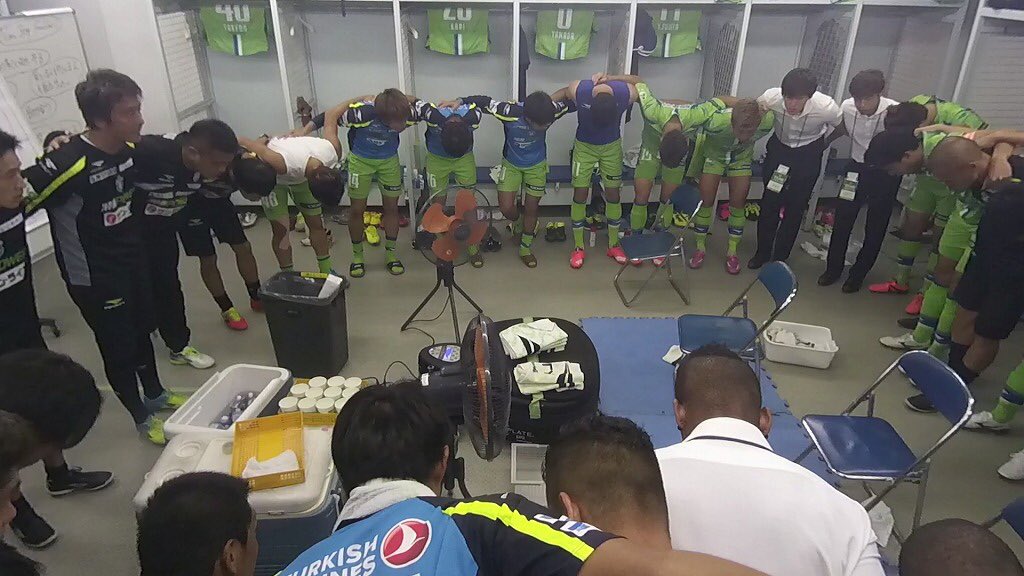 bellmare_staff's tweet photo. イヤーDVD「NONSTOP FOOTBALLの真実 第2章」の先行予約期間終了まであと10日！「見てもらいたい！」と心から願う作品です。特設サイト→https://t.co/jYSghFet54 #bellmare  #湘南DVD https://t.co/vPda0NCVSX